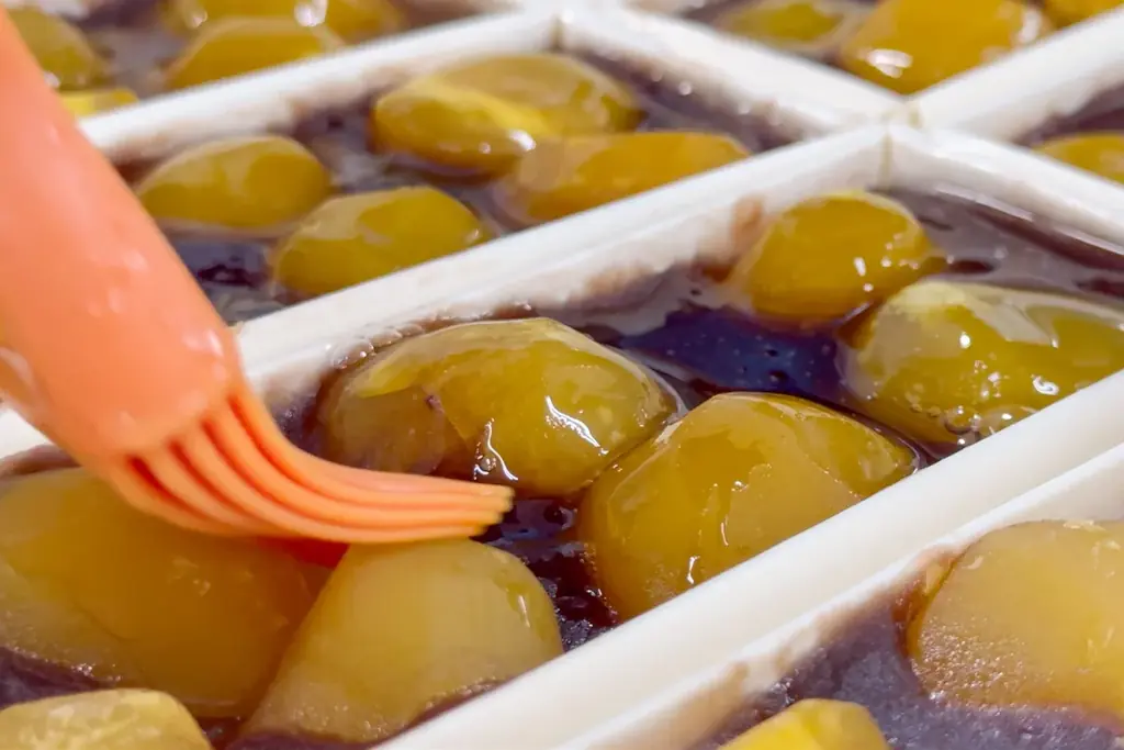 【秋彼岸限定】圧巻の栗ざんまい！13個もの大粒栗を使用し、蒸篭で蒸し上げる“本物“の  味わい「生栗むし羊羹」が今年も登場！ 画像 13