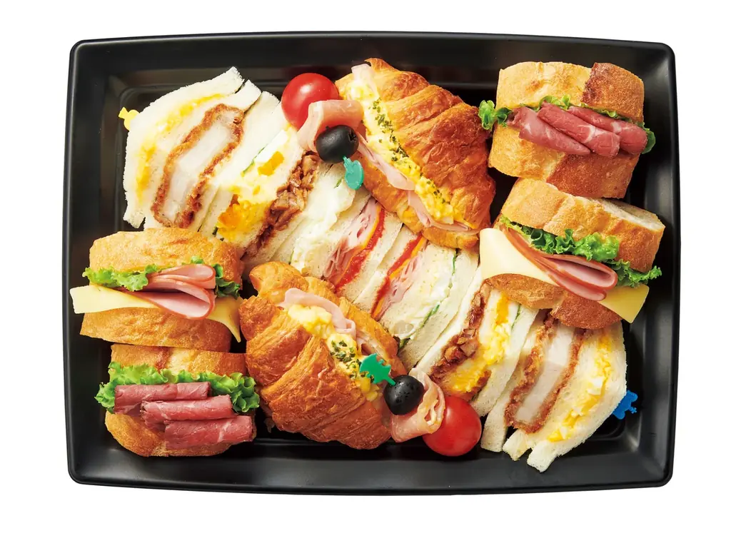 今年のクリスマスもファミマでおトクにそろいマス！「おいしいのが、いちばん  ！ファミマのクリスマス」9月16日（水）から予約受付開始　初登場「ピエール マルコリーニ」監修ケーキなど全66種をラインアップ 画像 22