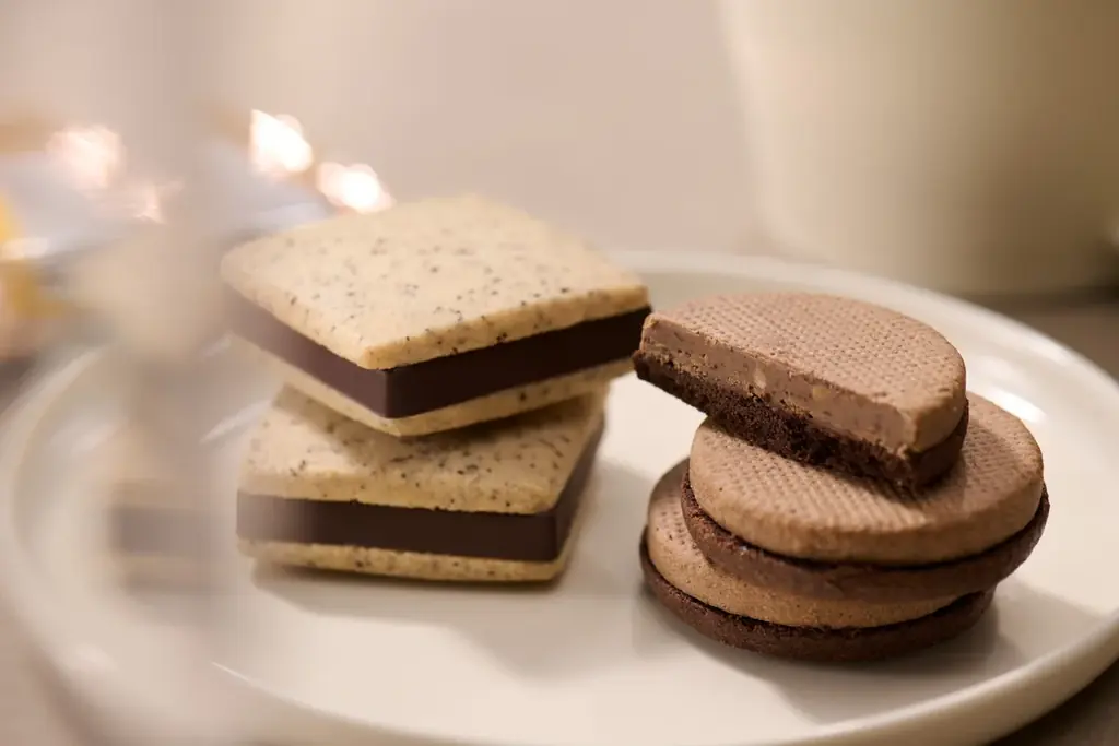グランスタ東京「地下 丸の内改札内エリア」｜BAKE INC.が“食べるコーヒー”を新提案。コーヒー菓子の専門ブランド誕生ひとくちのコーヒー体験『A Bite Coffee』 画像 3