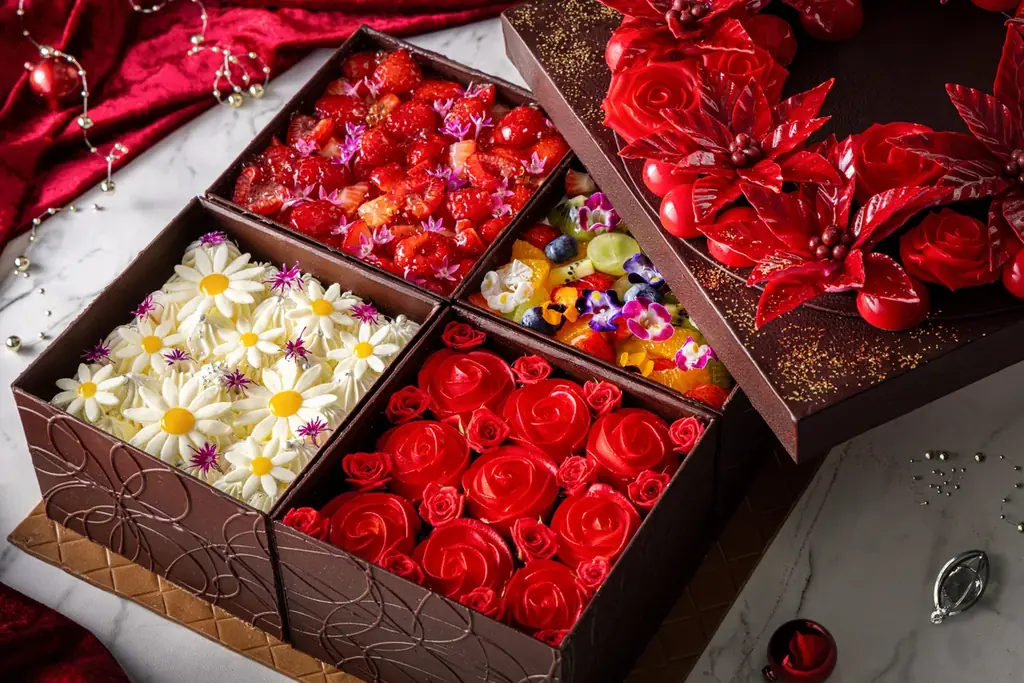 【新横浜プリンスホテル】クリスマスケーキコレクション2026－咲き誇る花々の美しさを閉じ込めた3種類をラインナップ 画像 4