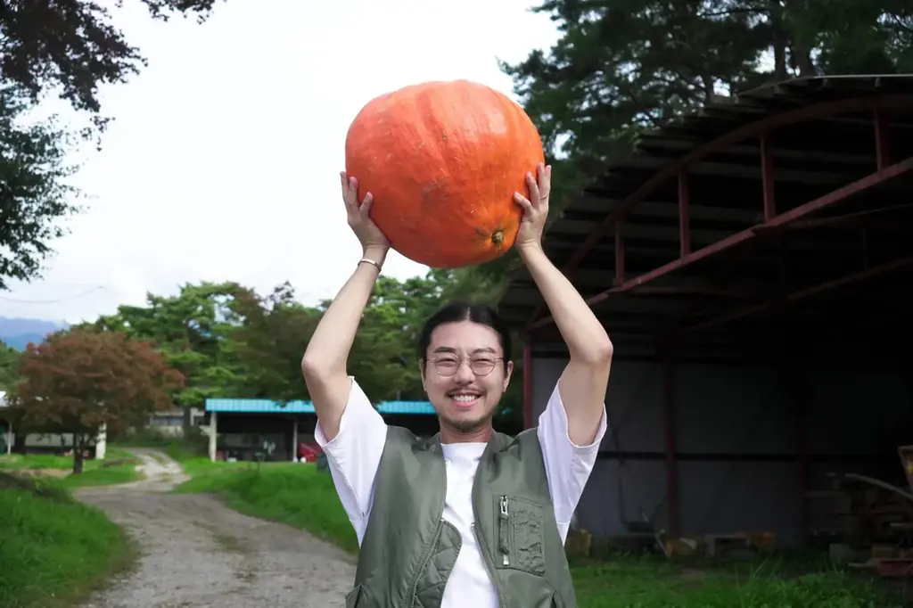 100枚の鏡が織りなす幻想的な空間で、いつもとは違う自分に出会う。おふろcafe utataneにて、2026年ハロウィンイベントを開催中 画像 3