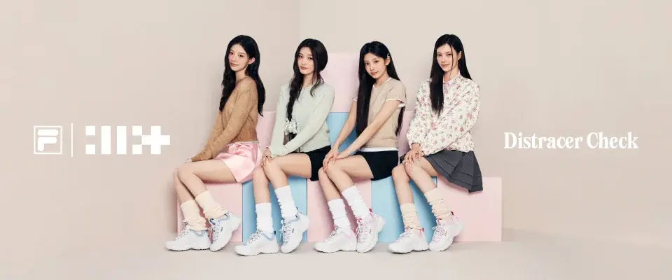 【ABCマート限定】K-POPガールグループ「ILLIT」をモデルに起用　秋冬スタイルに可愛らしさをプラスするFILAの新作　ギンガムチェックデザインの「DISTRACER CHECK」 画像 1