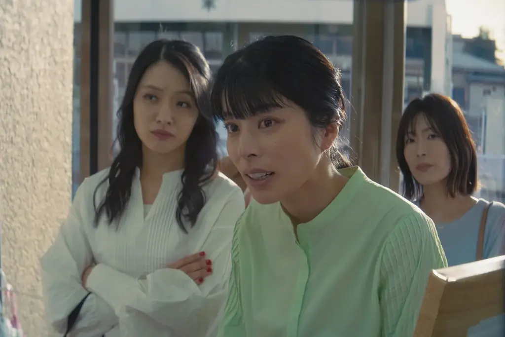 芋生悠、さとうほなみ、豊原功補出演 横浜国際映画祭YIFFセレクシ ョン選出の短編映画『……overcome with　あふれた..』11月13日より全国順次公開 本予告映像と場面写真6点を解禁 画像 3