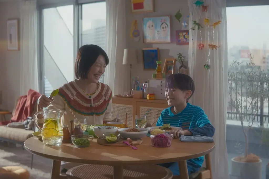 芋生悠、さとうほなみ、豊原功補出演 横浜国際映画祭YIFFセレクシ ョン選出の短編映画『……overcome with　あふれた..』11月13日より全国順次公開 本予告映像と場面写真6点を解禁 画像 4