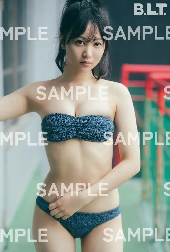 “まなみん”が日向坂愛を引っ下げて、地球を侵略しにやってきた!? 日向坂46・ 大野愛実が「B.L.T.11月号」の表紙・巻頭に初登場！ さらに同期の鶴崎仁香も初ソログラビアで登場！ 画像 16