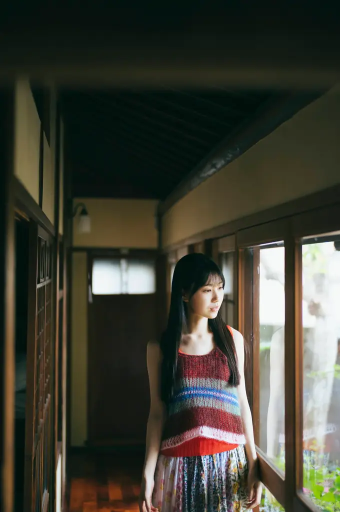 “まなみん”が日向坂愛を引っ下げて、地球を侵略しにやってきた!? 日向坂46・ 大野愛実が「B.L.T.11月号」の表紙・巻頭に初登場！ さらに同期の鶴崎仁香も初ソログラビアで登場！ 画像 6