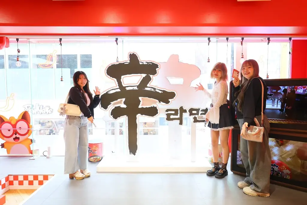 原宿・竹下通りの『辛ラーメン粉食POPUPストア』が10月にリニューアルオープン！農心 ジャパン製品が全て揃う日本初のコンビニ型店舗「辛ラーメン편의점（ピョニジョム）」を新設！ 画像 3