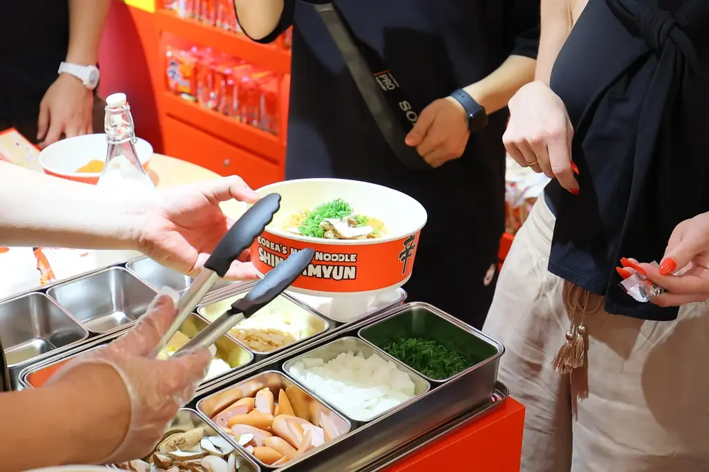 原宿・竹下通りの『辛ラーメン粉食POPUPストア』が10月にリニューアルオープン！農心 ジャパン製品が全て揃う日本初のコンビニ型店舗「辛ラーメン편의점（ピョニジョム）」を新設！ 画像 8