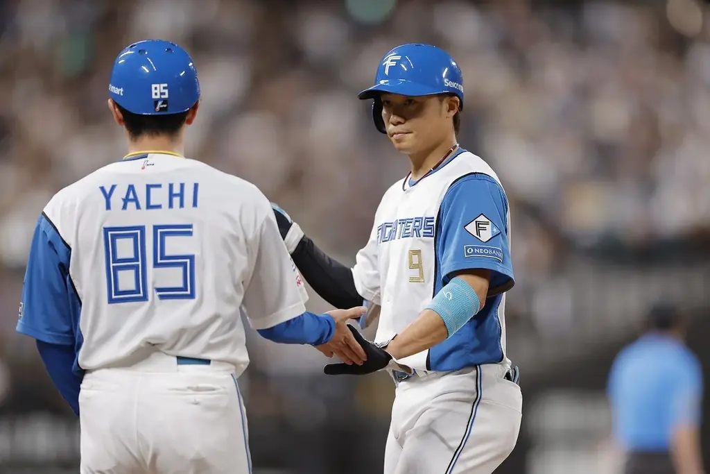 9月22日(火・祝) 「北海道日本ハムｖｓ楽天」 ファイターズ一筋18年・中島卓也選手の引退セレモニーを 完全生中継でお届け 画像 3