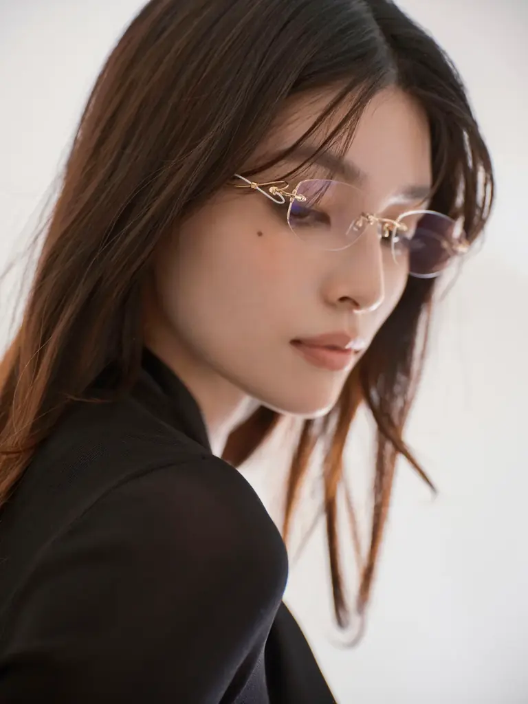 「リムレスメガネ」は、テンプルで選ぶ。ラインアート シャルマン、新作モデルを含む6つのスタイルを提案 画像 14