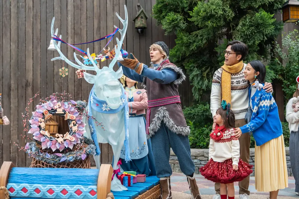 香港ディズニーランド・リゾート、ディズニー・フレンズと一緒に、ホリデーの魔法ときらめく雪が彩る「ディズニー・クリスマス」を11月20日(金)より開催 画像 4