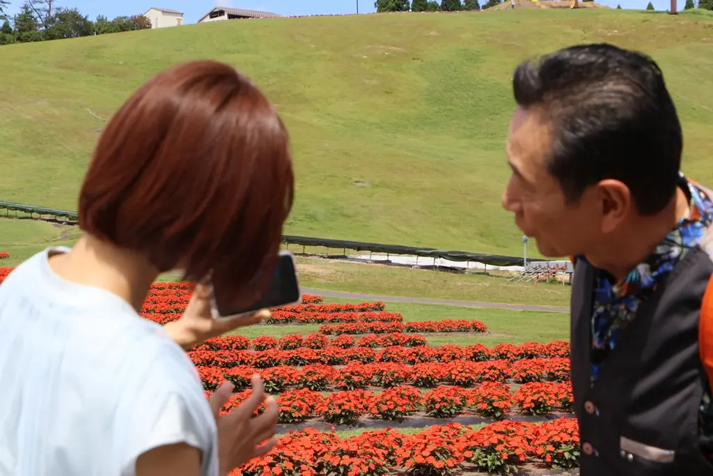 三田村邦彦が滋賀・高島へ｜びわこ箱館山の“映える”絶景スポットに、馬とふれあう新スポットも！近江米＆近江黒鶏＆うなぎ！絶品グルメに三田村大満足！ 画像 2