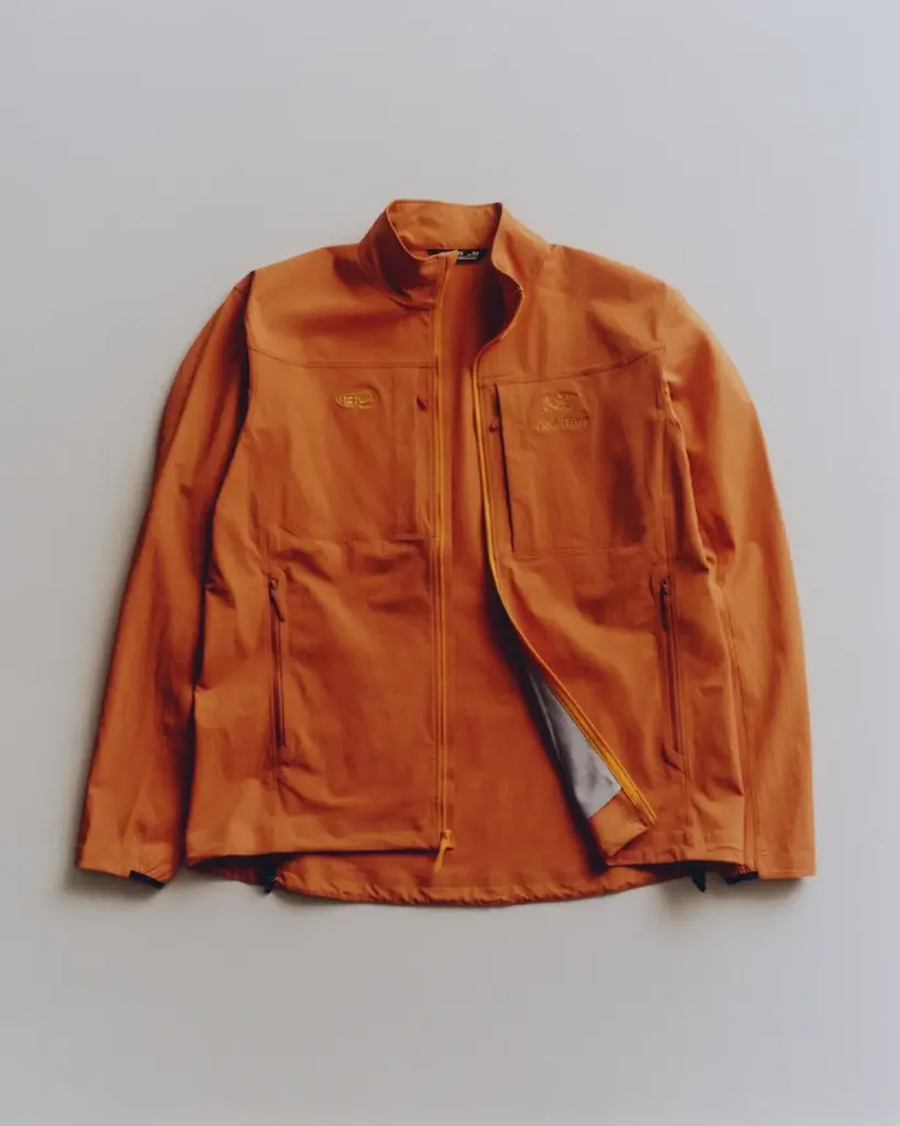 BEAMS、創業50周年と〈ARC’TERYX〉との協業25周年を記念したアニバーサリーコレクション『KOYO（紅葉）』を発売 画像 6