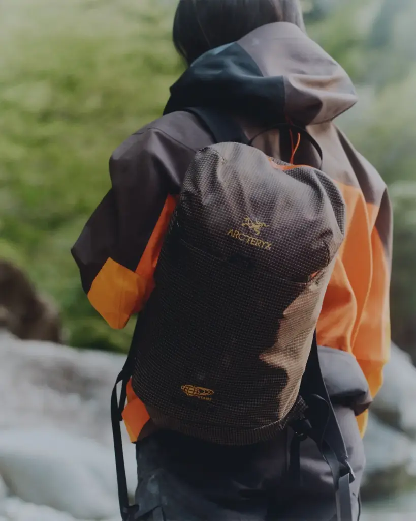 BEAMS、創業50周年と〈ARC’TERYX〉との協業25周年を記念したアニバーサリーコレクション『KOYO（紅葉）』を発売 画像 9