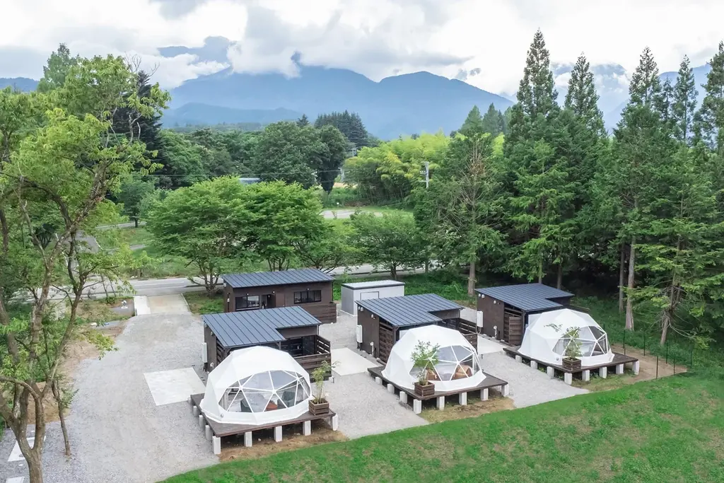 【山梨・北杜】旬のぶどうを“1房まるごと”プレゼント。1日3組限定「グランピングマイディア」が2周年、最大20％OFFの記念プランも登場 画像 2