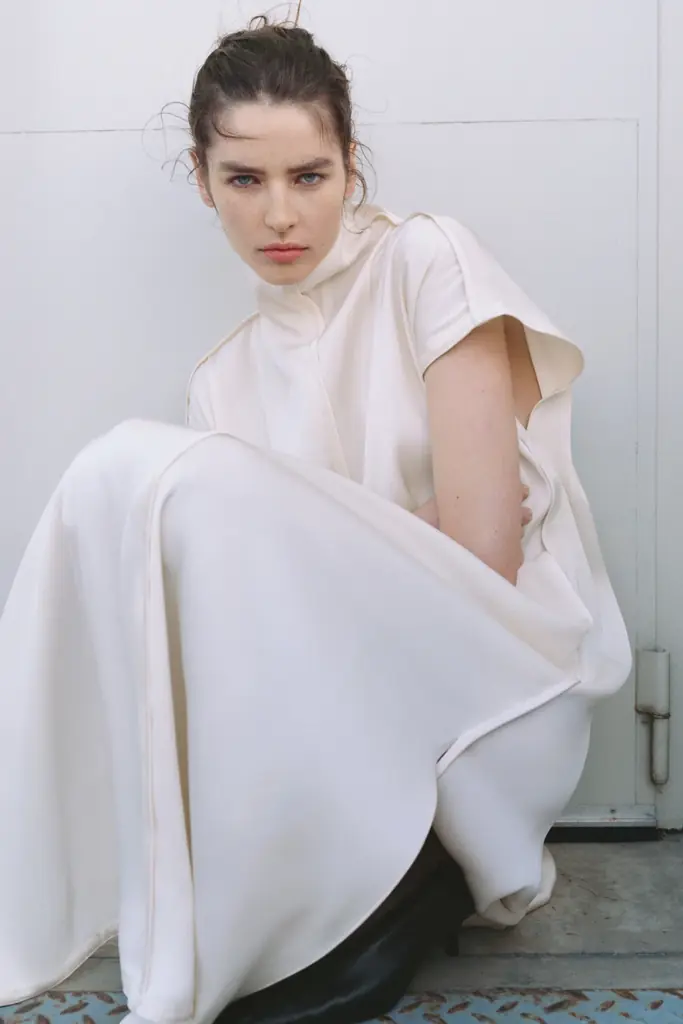 H&M STUDIOから、力強さと女性らしいエネルギーを融合させた2026AWコレクションを発表。 画像 5