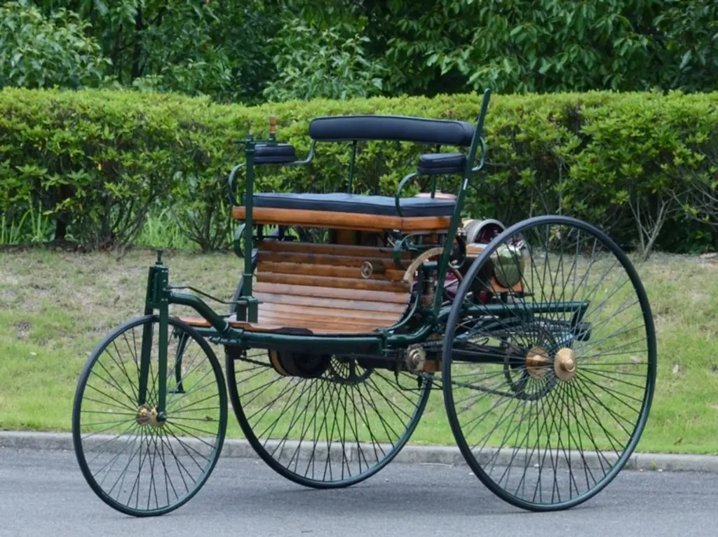 なぜ「世界初の自動車」は3輪だったのか。自動車誕生140年、BLDBが1886年とDM229を見比べる特設ガイドを公開 画像 8