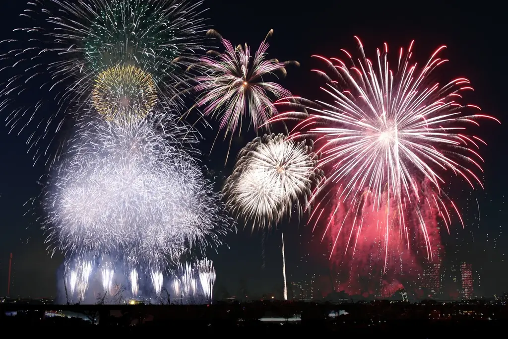 10月3日開催｜多摩川で12,000発のダブル花火