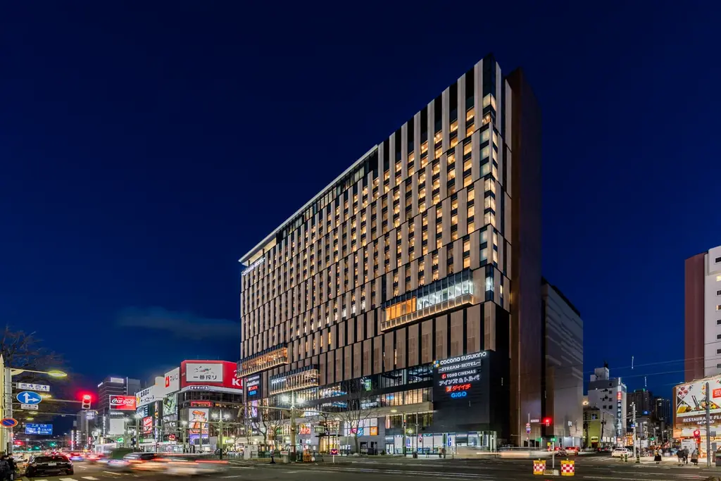 札幌で、一夜限りの魔法にかかる。ホテル全体が”異世界の森”に染まり、十勝ハーブ牛や魅惑の毒りんごに酔いしれるハロウィンディナーブッフェを10月31日開催 画像 5