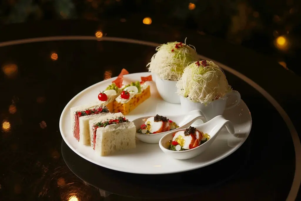 【東京マリオットホテル】旬の洋なしと紅玉、贅沢食材で彩る心華やぐクリスマス「Christmas Afternoon Tea」 画像 4