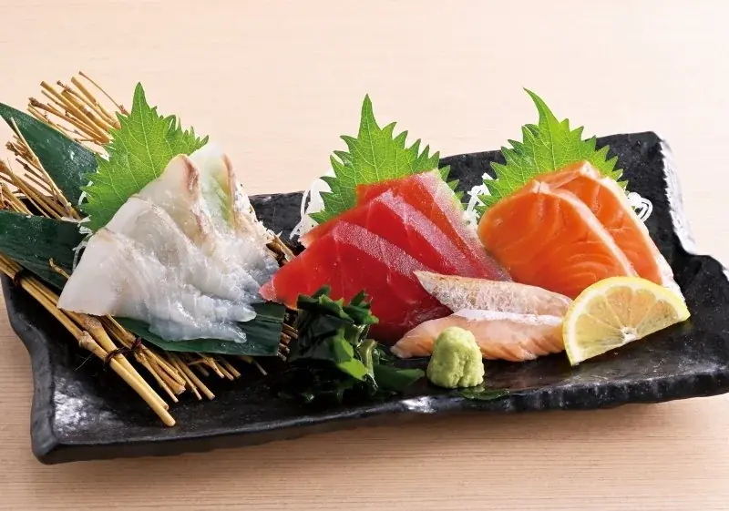 2026年9月24日（※1）から、全国の「魚民」で順次グランドメニューをリニューアル！お刺身などの海鮮料理を中心に“ステーキ”や“もつ鍋”、〆の一品まで充実！ 画像 3