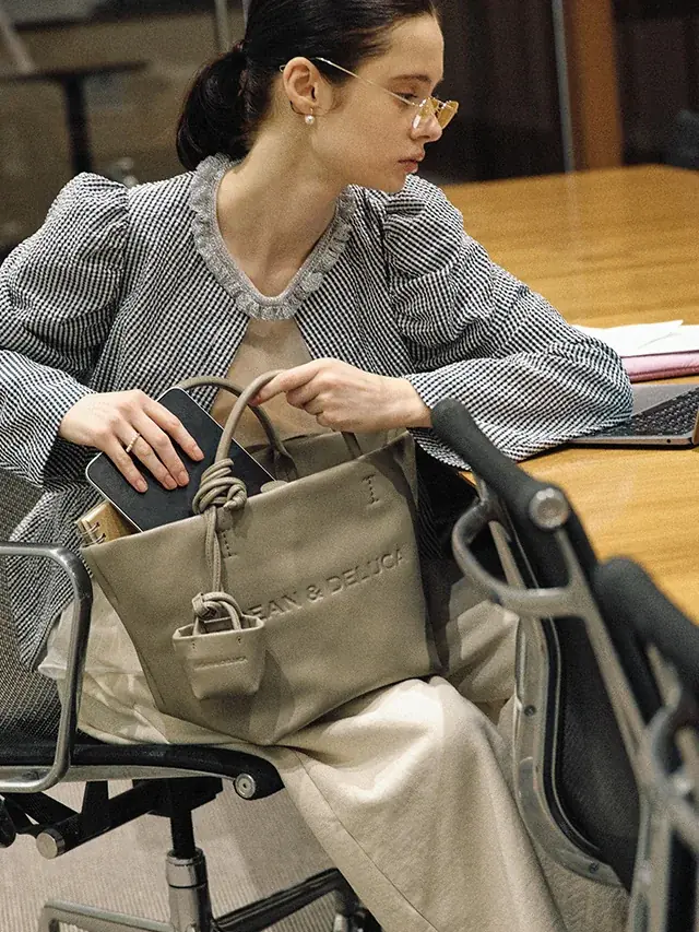 長く愛されるDEAN & DELUCAの定番トートバッグに、新しい表情を｜BEAMS COUTUREとつくるコラボレーションバッグ9月29日（火）発売 画像 5