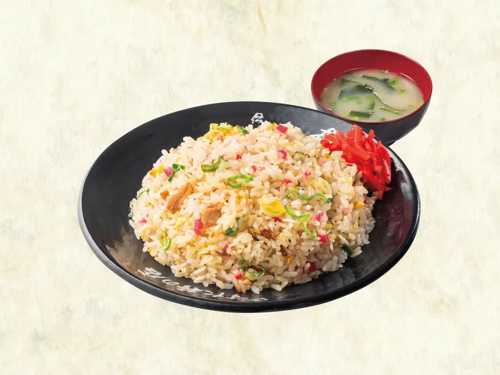 50年以上の歴史を持つすた丼屋の「チャーハン」が復活！全国販売開始から約3週間で累計3万食を突破！「レギュラー化して」の声を受け、当初の予定を変更し10/1（木）より定番メニュー化！ 画像 2