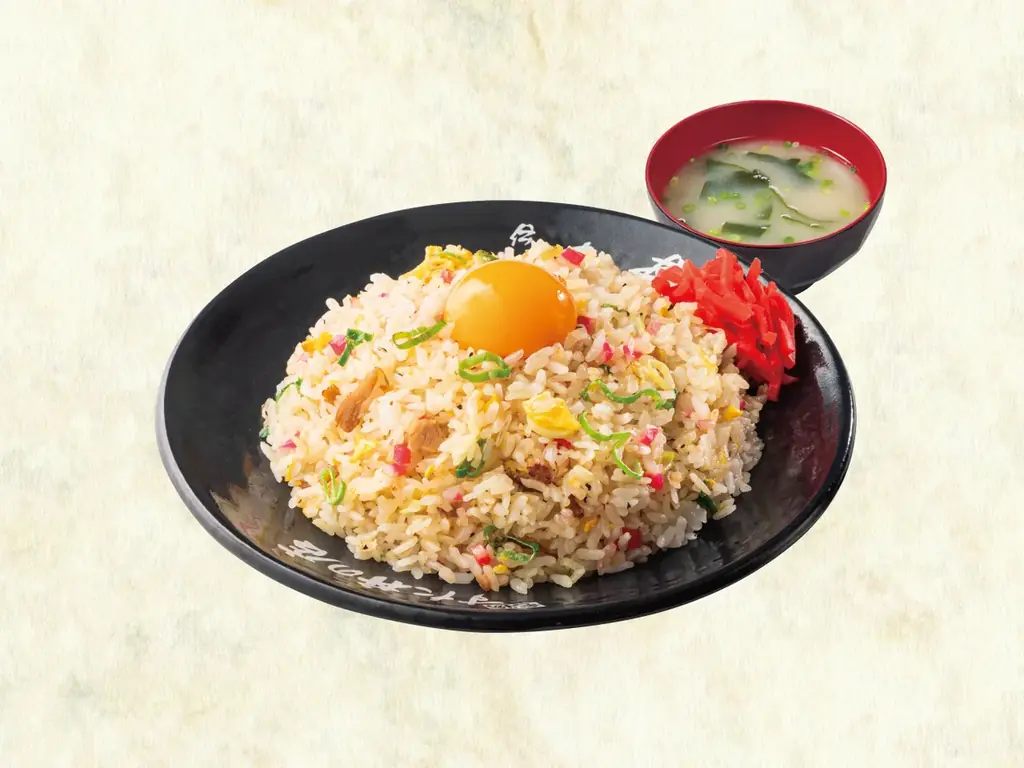 50年以上の歴史を持つすた丼屋の「チャーハン」が復活！全国販売開始から約3週間で累計3万食を突破！「レギュラー化して」の声を受け、当初の予定を変更し10/1（木）より定番メニュー化！ 画像 5