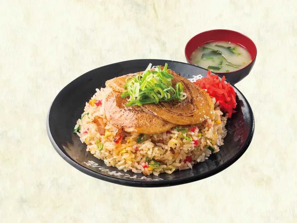 50年以上の歴史を持つすた丼屋の「チャーハン」が復活！全国販売開始から約3週間で累計3万食を突破！「レギュラー化して」の声を受け、当初の予定を変更し10/1（木）より定番メニュー化！ 画像 6