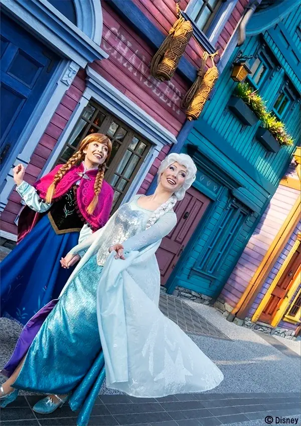 東京ディズニーシー®のテーマポート、ファンタジースプリングスを蜷川実花が撮る。写真集「東京ディズニーリゾート・イマジニング・ザ・マジック　カラー・オブ・ファンタジー」が 9 月 30 日発売！ 画像 5