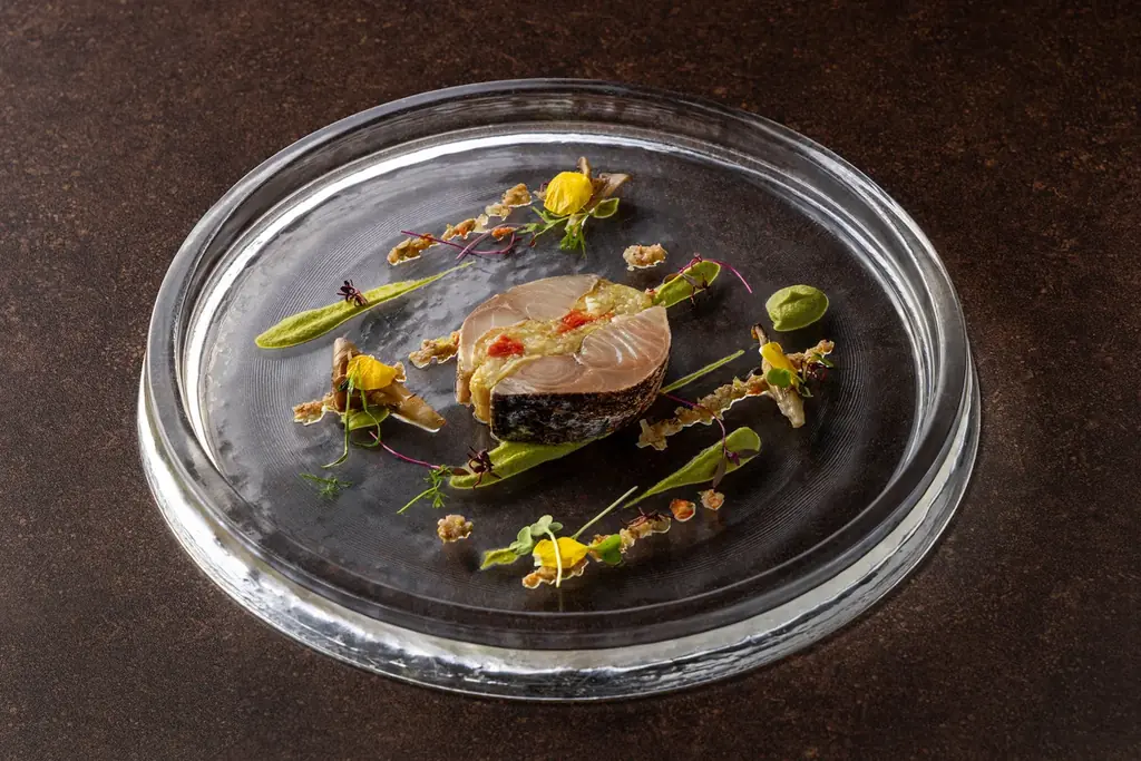 シェフ渾身の魚介スープ「スープ・ド・ポワソン」を主役に迎えたフレンチ「ベイ・ビュー」新料理長 鈴木 時生 就任記念コースが期間限定で登場 画像 4