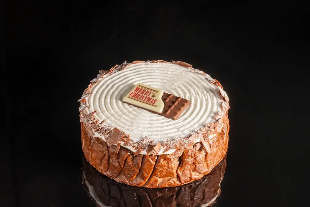 「サンタクロースのふるさと」をテーマにしたクリスマスケーキコレクション2026　いちごのショートケーキやサンタクロースハットなど全6種を販売 画像 3