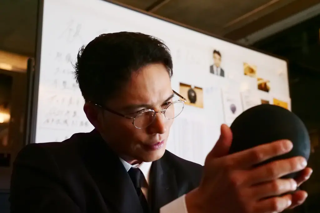 【フジテレビ】『世にも奇妙な物語 FODの特別編』 ４編目 市原隼人主演 番組史上初の音声AIキャラクター出演（梵そよぎ） 『人権逆転裁判』 画像 4
