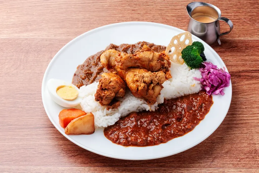 神田カレーグランプリ2025「史上初W受賞」のカレーが進化　神保町オオドリー、10月1日から全11種のトッピングを解禁 画像 3