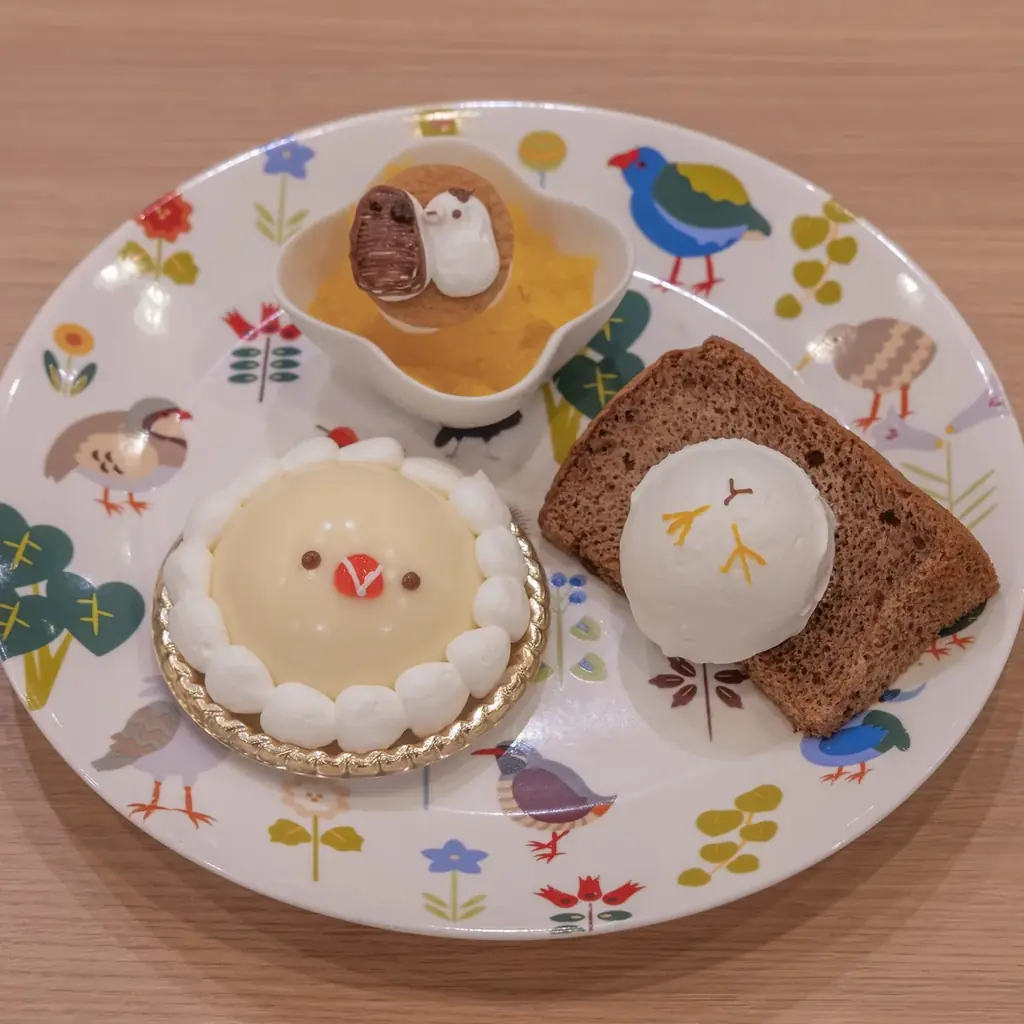 文鳥たちの学校生活が楽しめる『ふぃんち学園』開校！懐かしくてかわいい給食メニューが登場♪ 画像 4