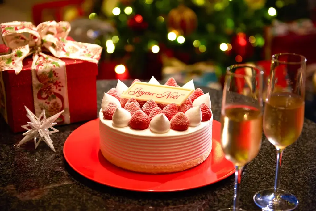 ＜10/1より予約開始＞“王道かつ究極”の逸品が揃う、至福のクリスマスケーキが今年も登場 画像 1