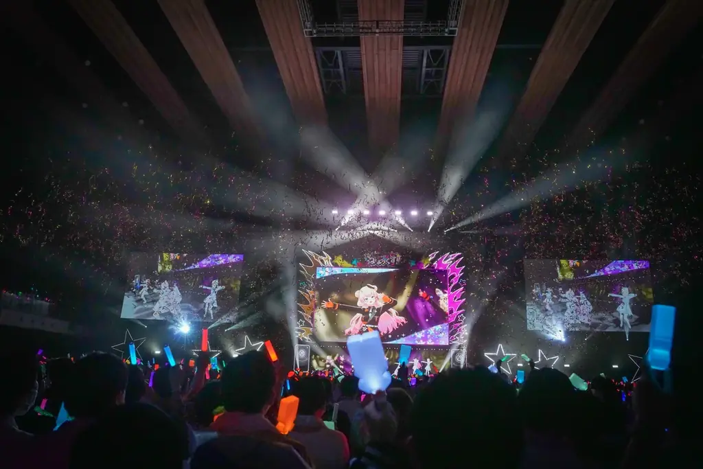 ねぽらぼ×holoX初の合同イベント、有明アリーナに約2万人