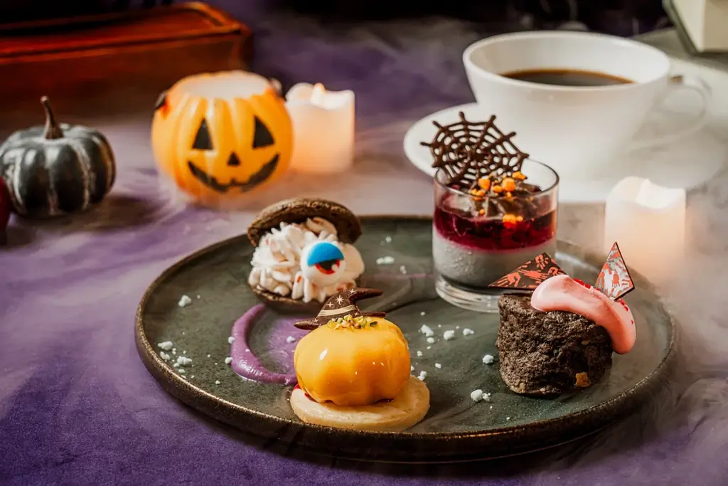 ティータイムで楽しむダークで華やかなハロウィン。昨年よりスイーツを充実させた「ハロウィンアフタヌーンティー」を10月1日より提供｜沖縄・ラグナガーデンホテル 画像 4