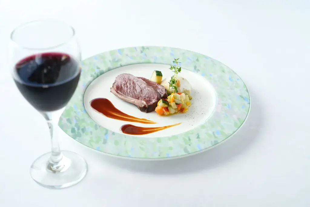 【釧路プリンスホテル】鶴居村発の新ブランド牛「クラフトビーフ」を提供　クラフトビールの副産物から生まれた牛肉と鶴居村産食材が集結する一夜限りの品評会を開催　開催日：2026年11月14日(土) 画像 7