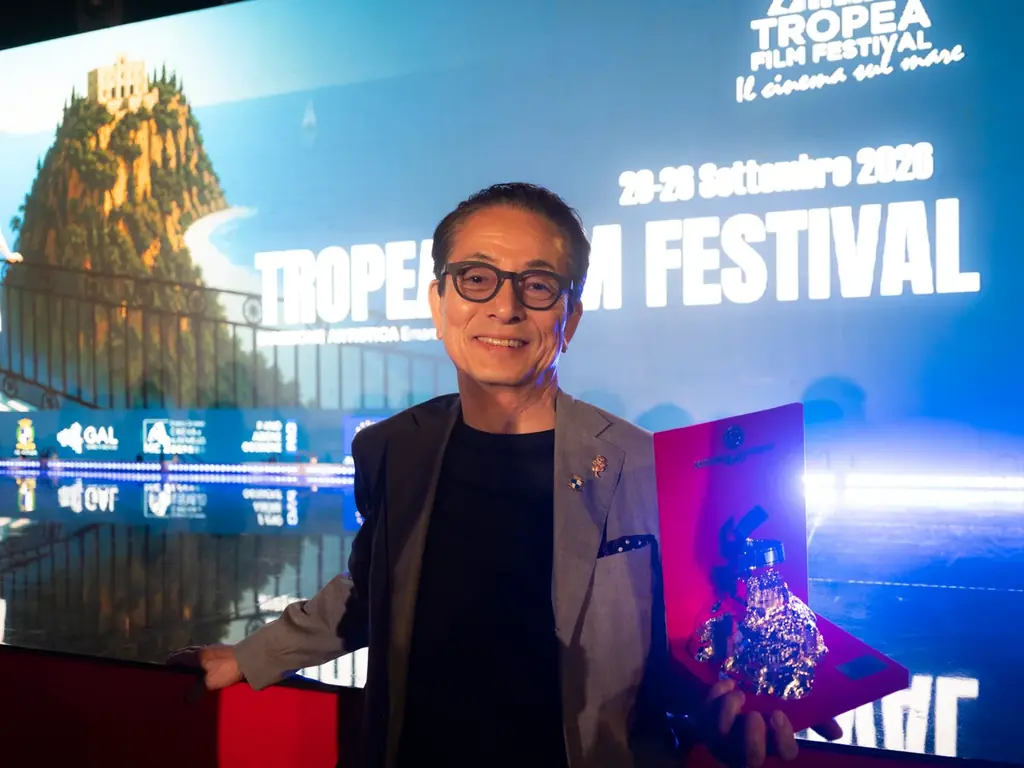 会場に鳴り響く喝采と熱気―。水谷豊監督、イタリア・トロペア映画祭にて、「栄誉賞」を受賞！『Piccola felicità』海を越え、観客を魅了！「150分間、すべてが感情に溢れた映画だった」 画像 2