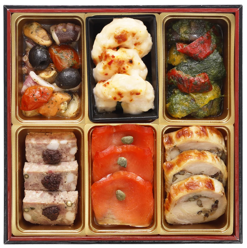 新春の食卓を彩る、ロイヤルの洋食と伝統和食「ロイヤルの和洋折衷 おせち2027」9月30日（水）より予約販売開始 画像 3