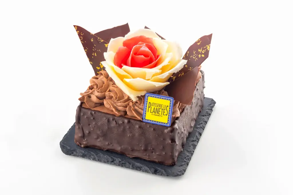【新宿高島屋】10月４日で、新宿高島屋は開店30周年。30周年限定デザインの「フラワーローズちゃん」のグッズや、高島屋のシンボルフラワー「バラ」をモチーフとしたフード等をそろえます！ 画像 12