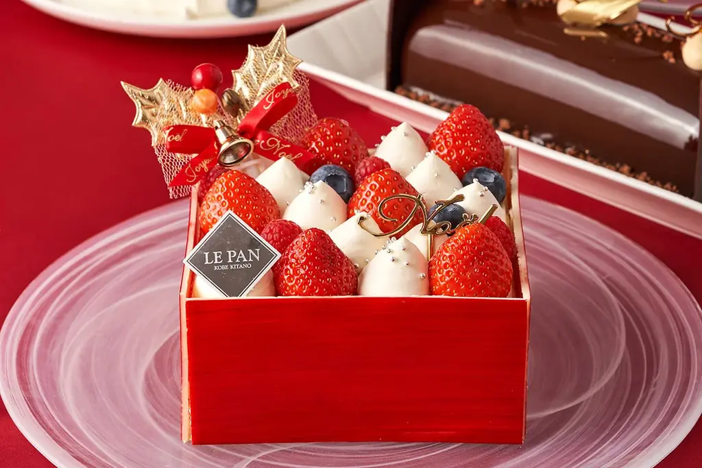 【ル・パン神戸北野】10/1からクリスマスケーキの予約受付を開始！今年はケーキ3種とクリスマスシュトーレンをご用意 画像 2