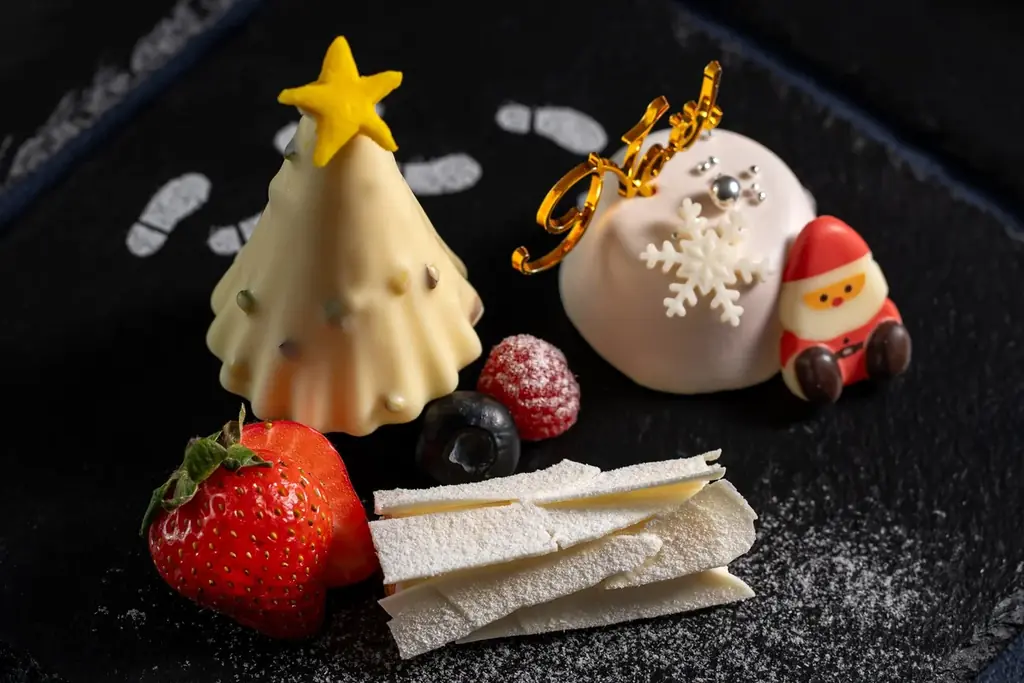 【鎌倉プリンスホテル】クリスマスツリーや雪だるまがスイーツに「クリスマスアフタヌーンティー」を販売 画像 4