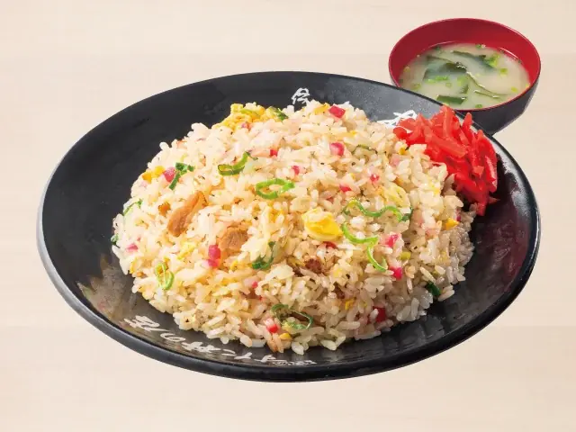 「伝説のすた丼屋」10月1日グランドメニュー改定！海外で育てた甘口醤油の『温玉新味すた丼』を全国展開、3週間で3万食突破の『チャーハン』も定番化！ 画像 3