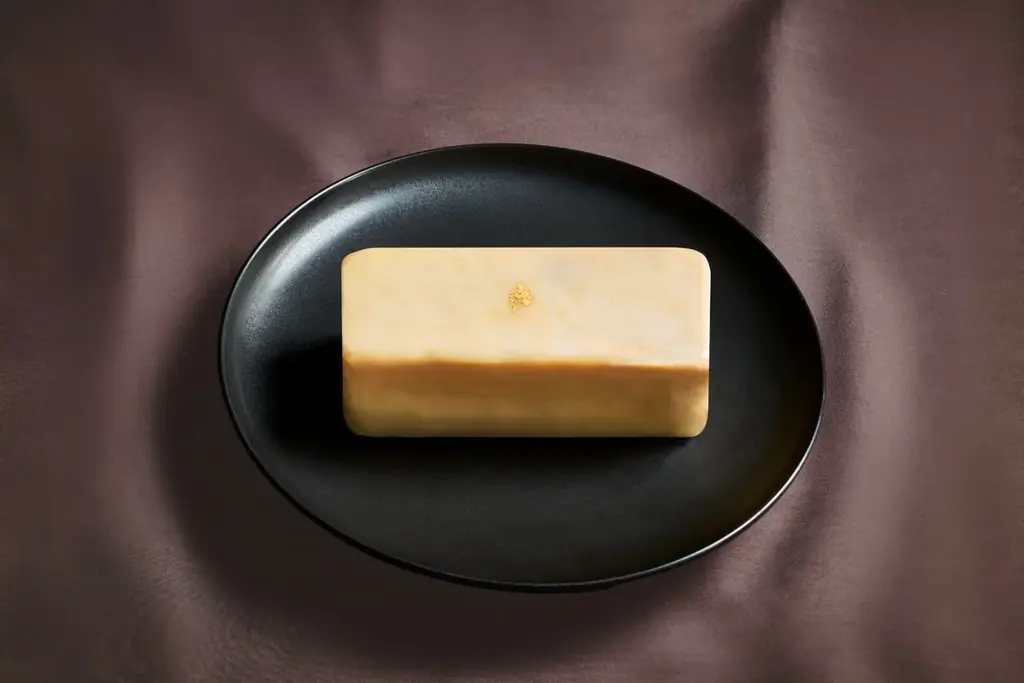 【秋季限定】F CHOCOLATから旬の梨と干し葡萄を合わせたチーズテリーヌが登場！「ラム酒香る和梨のチーズテリーヌ」をお届けします。 画像 4