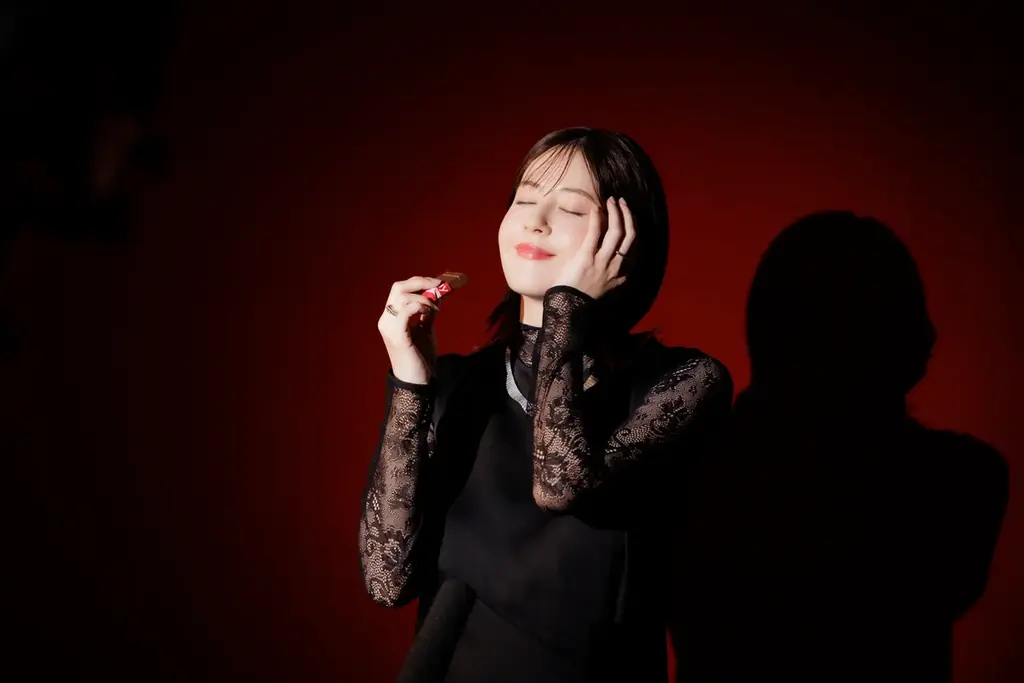 ロッテ「ラミー・バッカス」が今年も“解禁”！新CMキャラクターに俳優の松本若菜さんを起用！「こんな顔、誰にも見せられない…」 画像 5