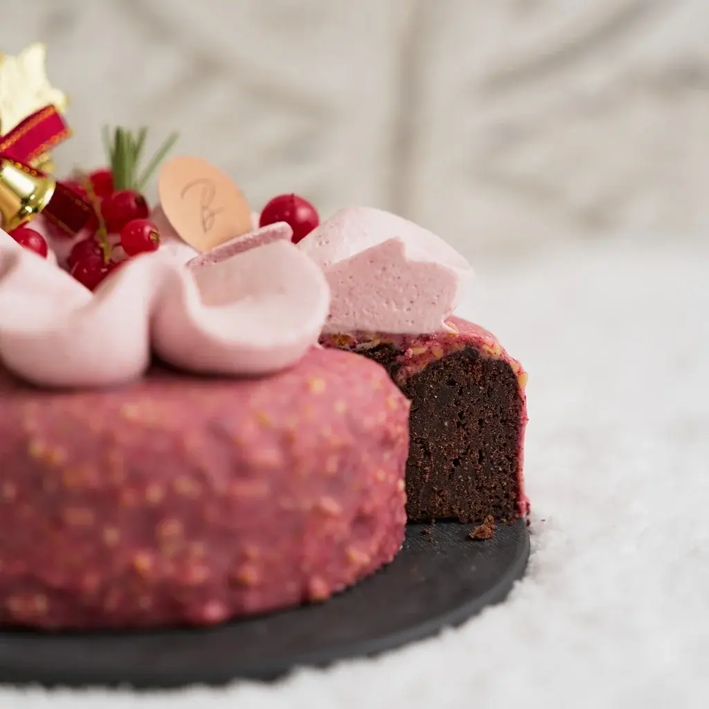 【BEYOND SWEETS】全メニュー小麦・白砂糖不使用のクリスマスケーキ　今年は「ベリーガトーショコラ」「バニーユ」が初登場！「BEYOND SWEETS クリスマス2026」のご案内 画像 3