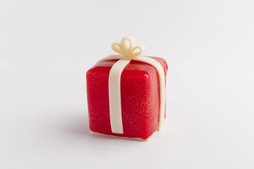 60台限定。“いちご30粒”を包んだプレミアムクリスマスケーキが登場　北海道産食材にこだわるフランセスファームが10/1予約開始 画像 7