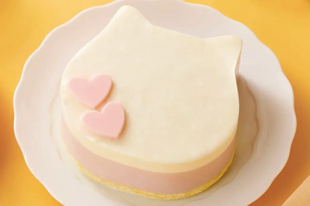 【イオン限定】「ねこねこ」からクリスマスを彩る全2種のケーキが新登場！ブリュレプリンをとじ込めた『ねこねこプリンケーキ』と果肉入りいちごジュレの甘酸っぱさを楽しめる『ねこねこいちごみるくケーキ』を発売 画像 4